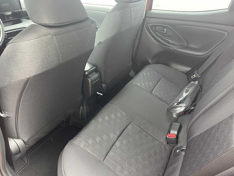 Toyota Yaris Hybrid 5-Türer 116 1.5 VVT-i Team D