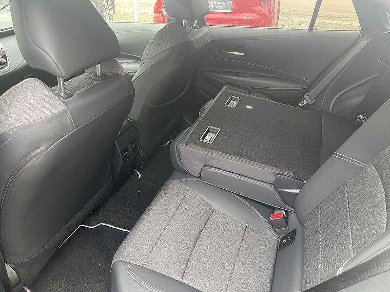 Toyota Corolla Touring Sports Hybrid 1.8 Team D